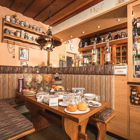 Kolmsteiner Hof 노이키르헨바임하일링겐블룻