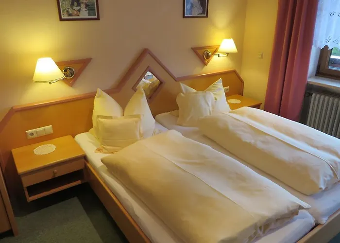 ゲストハウス Kolmsteiner Hof 3*